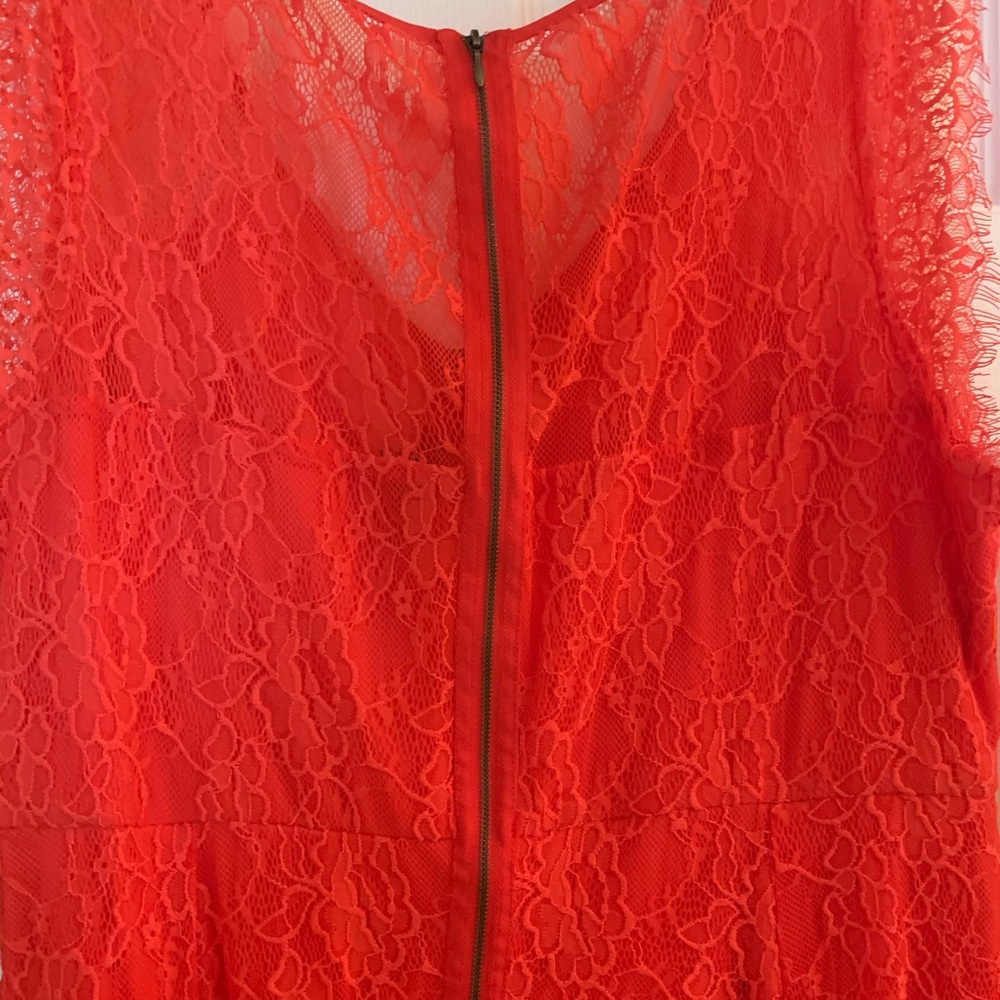 RED LACE DRESS - Picture 6 of 7